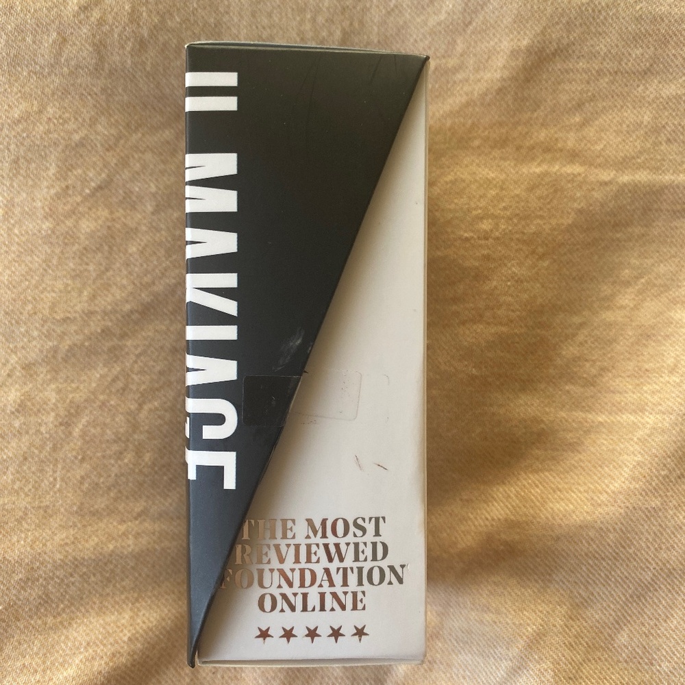 Il makiage flawless base foundation ,woke up like this , 130